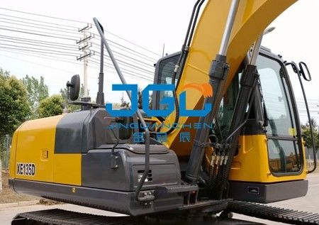 XE135D ο εκσκαφέας συνδέει μπροστινό και πίσω μέρος τους ανώτερους και χαμηλότερους ανεμοφράκτες φεγγιτών αριστερών και δεξιών πορτών