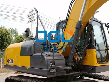 XE135D ο εκσκαφέας συνδέει μπροστινό και πίσω μέρος τους ανώτερους και χαμηλότερους ανεμοφράκτες φεγγιτών αριστερών και δεξιών πορτών