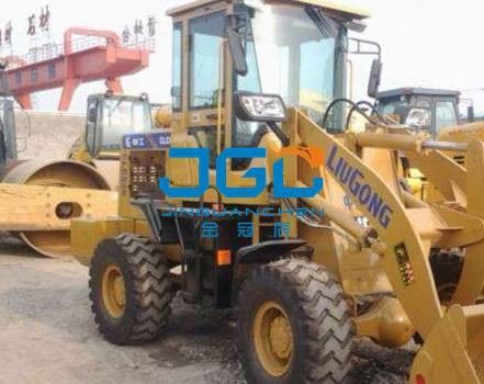 Οπίσθια στάση στάσεων φορτωτών CLC926 την μπροστινή που αφήνονται και σωστό παράθυρο το δευτερεύοντα ανεμοφράκτη γωνίας